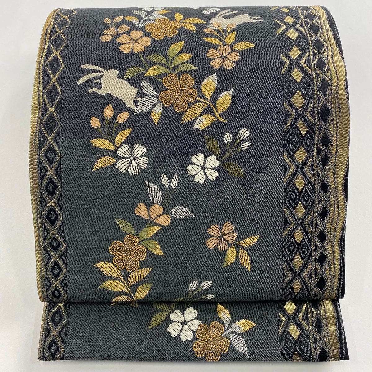 袋帯 桜 うさぎ 金銀糸 箔 黒灰 六通 正絹