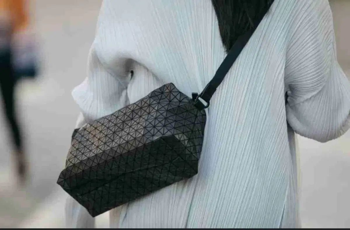 BAO ISSEY MIYAKE バオバオイッセイミヤケ 新 バッグ