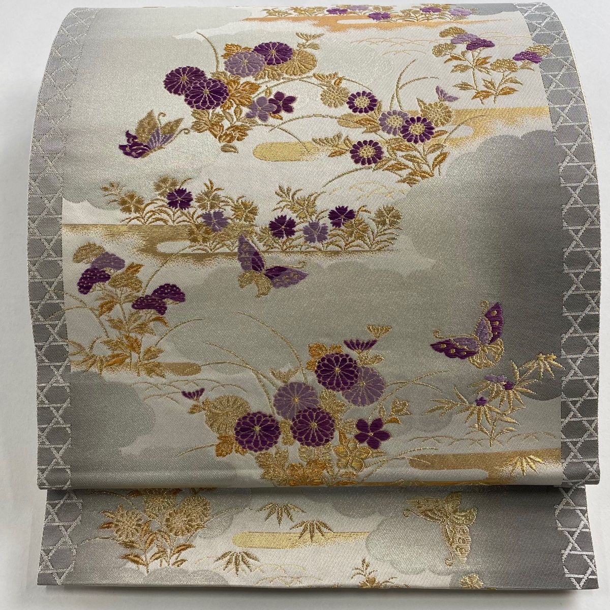 袋帯 帝王紫 落款 秋草 蝶 金糸 箔 灰白 お太鼓柄 正絹