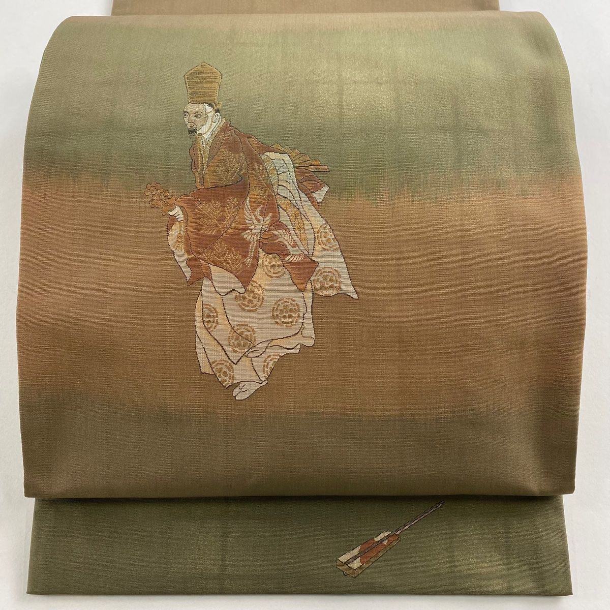 袋帯 落款 菱屋六右ヱ門 人物 横段 金糸 金彩 茶緑色 お太鼓柄 正絹