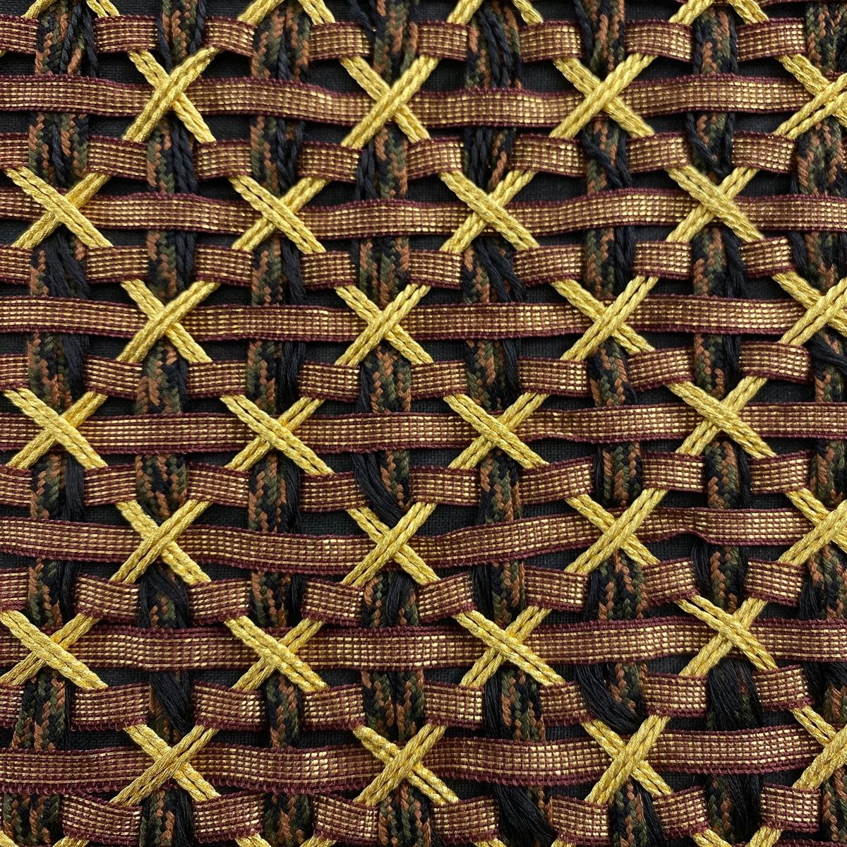 袋帯 幾何学模様 金糸 黒 お太鼓柄 正絹