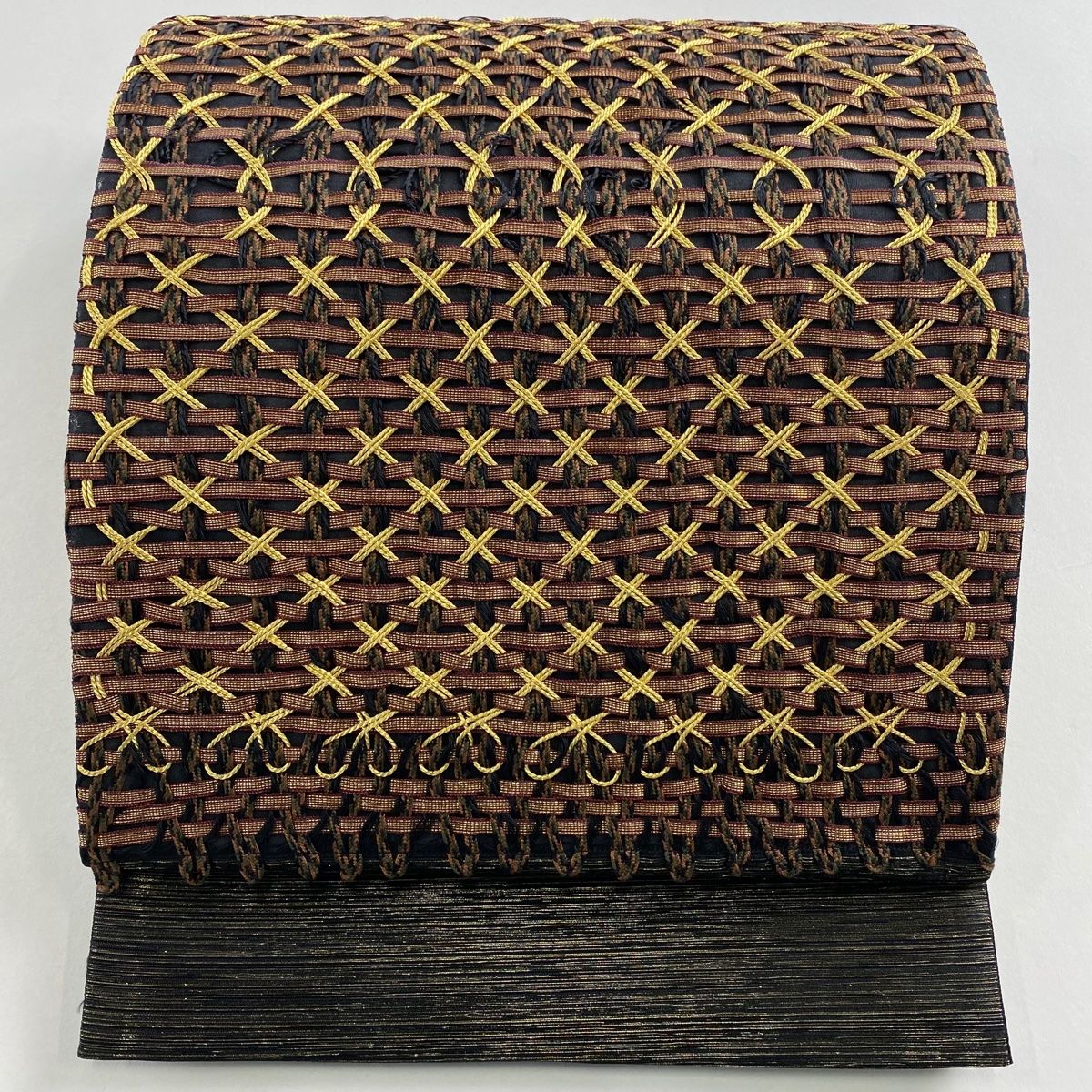 袋帯 幾何学模様 金糸 黒 お太鼓柄 正絹