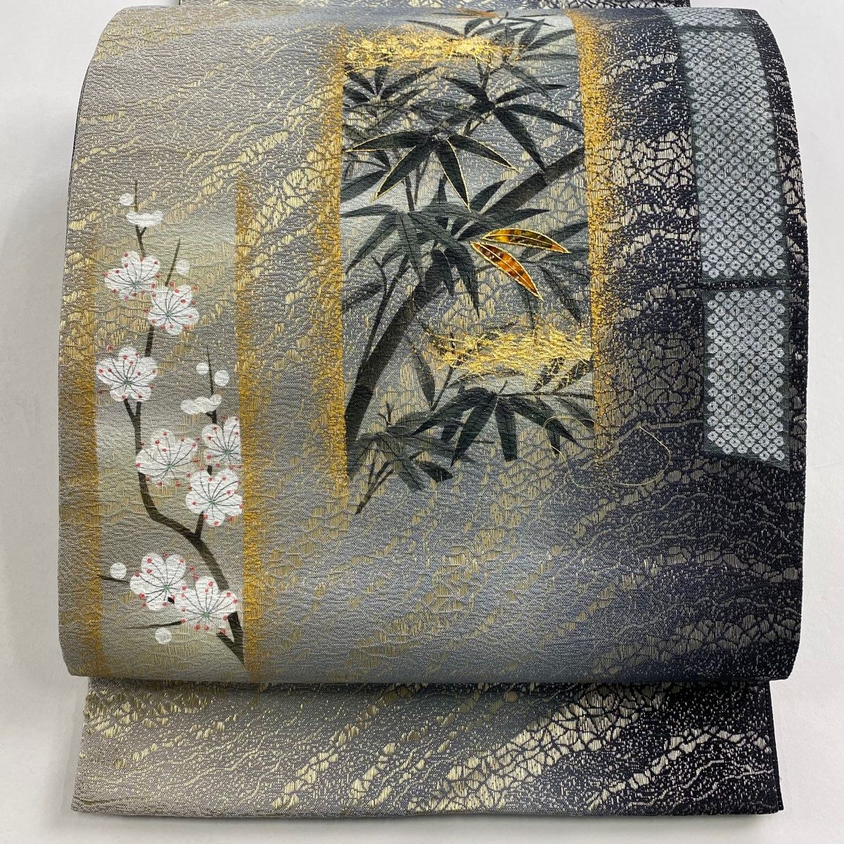 袋帯 落款 竹珠庵 竹 枝梅 金彩 銀通し 灰色 お太鼓柄 正絹