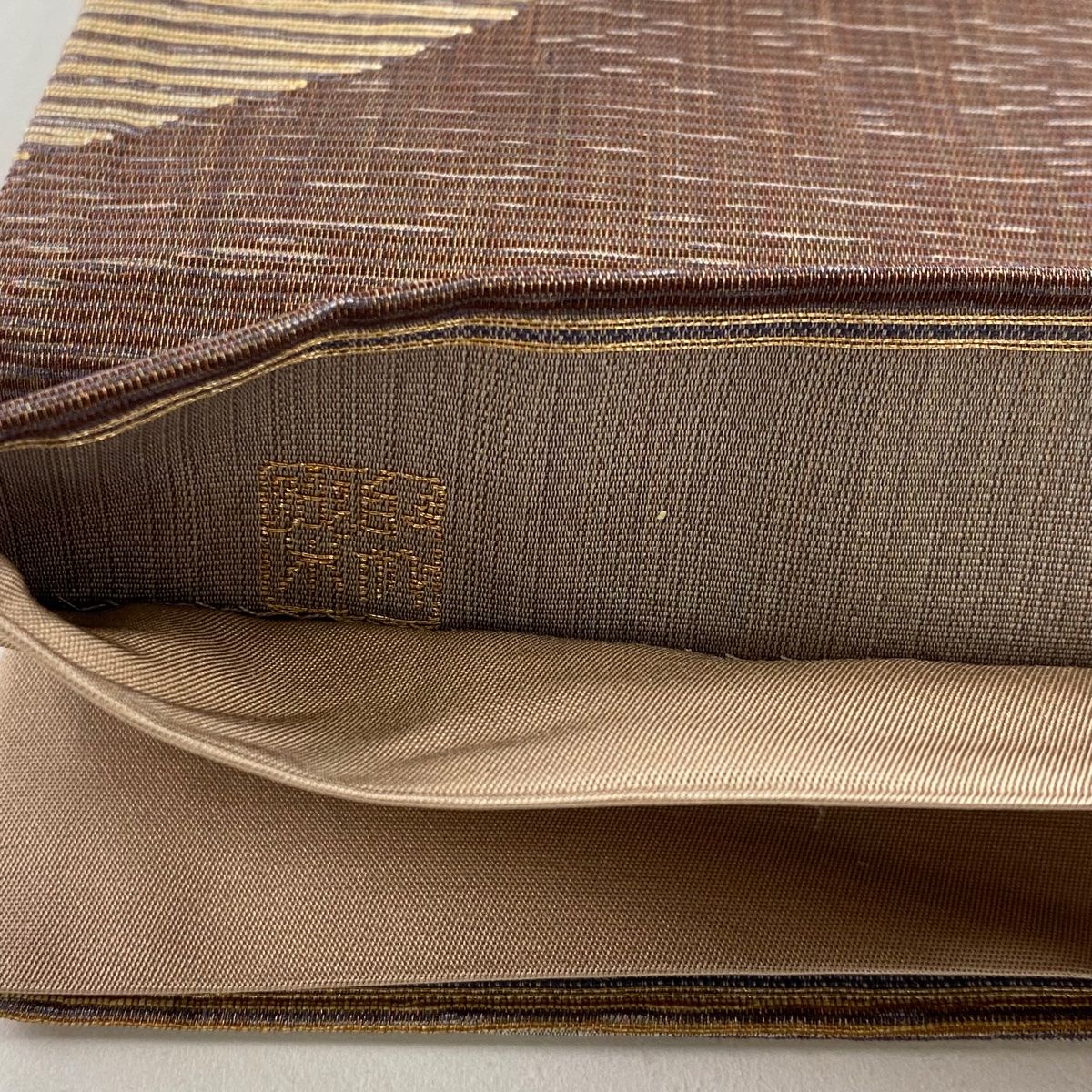 美品】 袋帯 名品 じゅらく 落款 幾何学模様 金糸 茶紫 六通 正絹