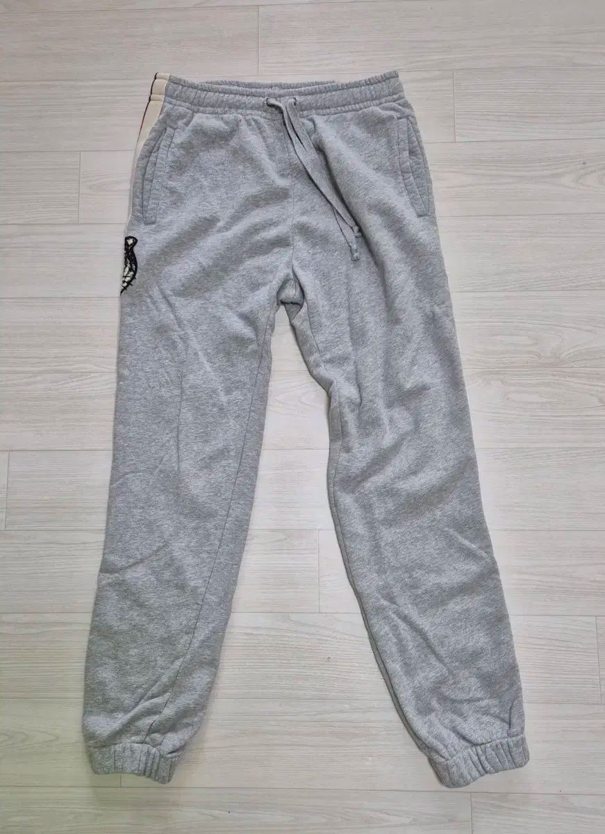 GUCCI タイガー 刺繍 ジョガー パンツ S