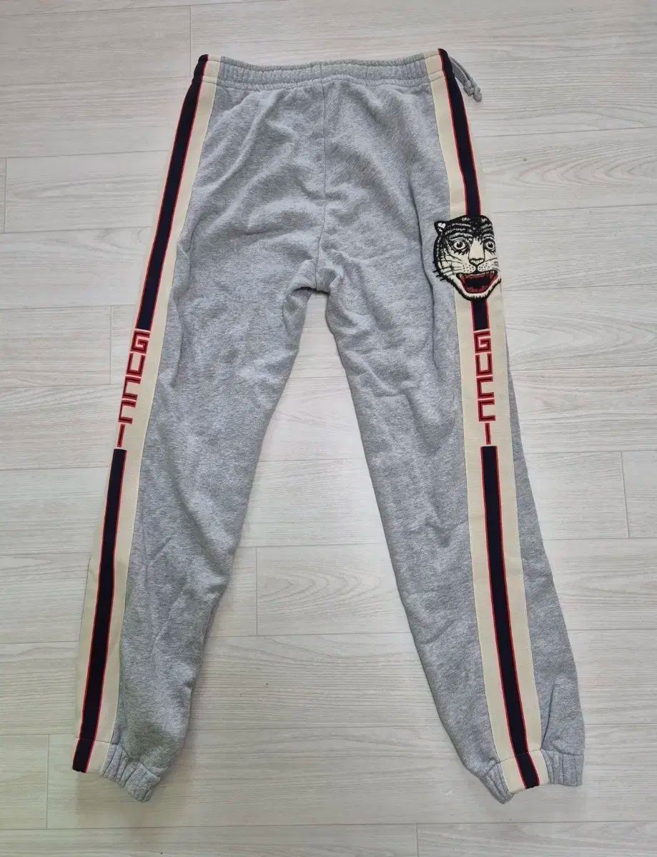 GUCCI タイガー 刺繍 ジョガー パンツ S