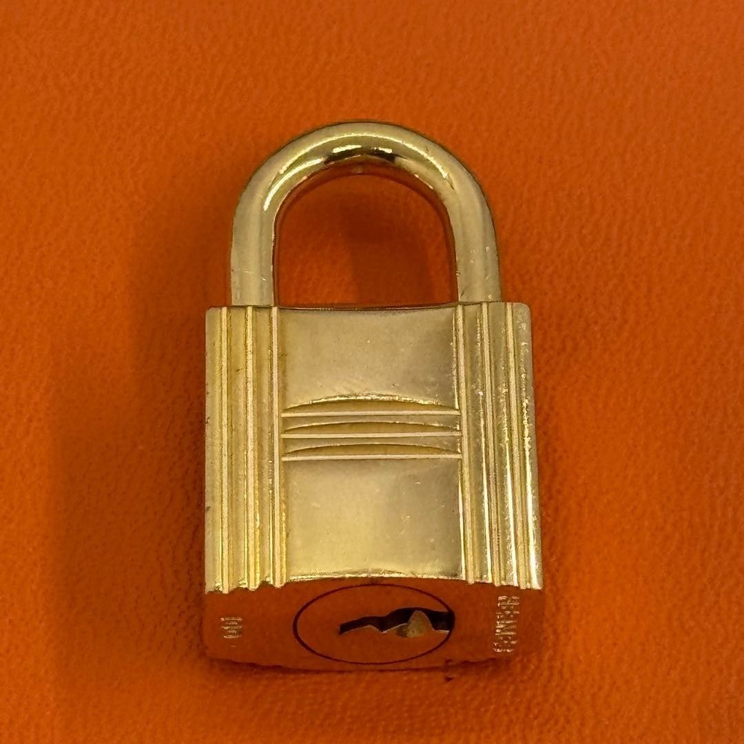 HERMES カデナ ゴールド 100番 チャーム キーホルダー 安い 083616