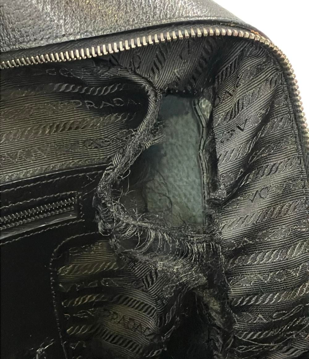 プラダ ビジネスバッグ