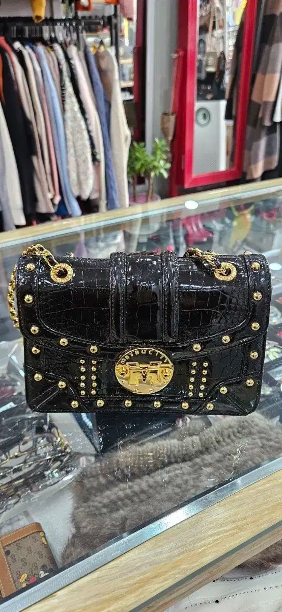 METROCITY ブラック クロスバック ゴールド チェーンバック