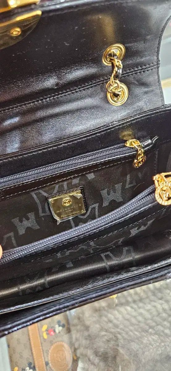  METROCITY ブラック クロスバック ゴールド チェーンバック メッセンジャーバッグ ショルダーバッグ