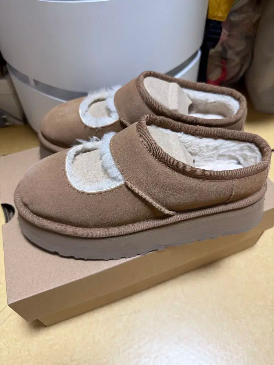 アメリカ アグ UGG メリージェーン 商品