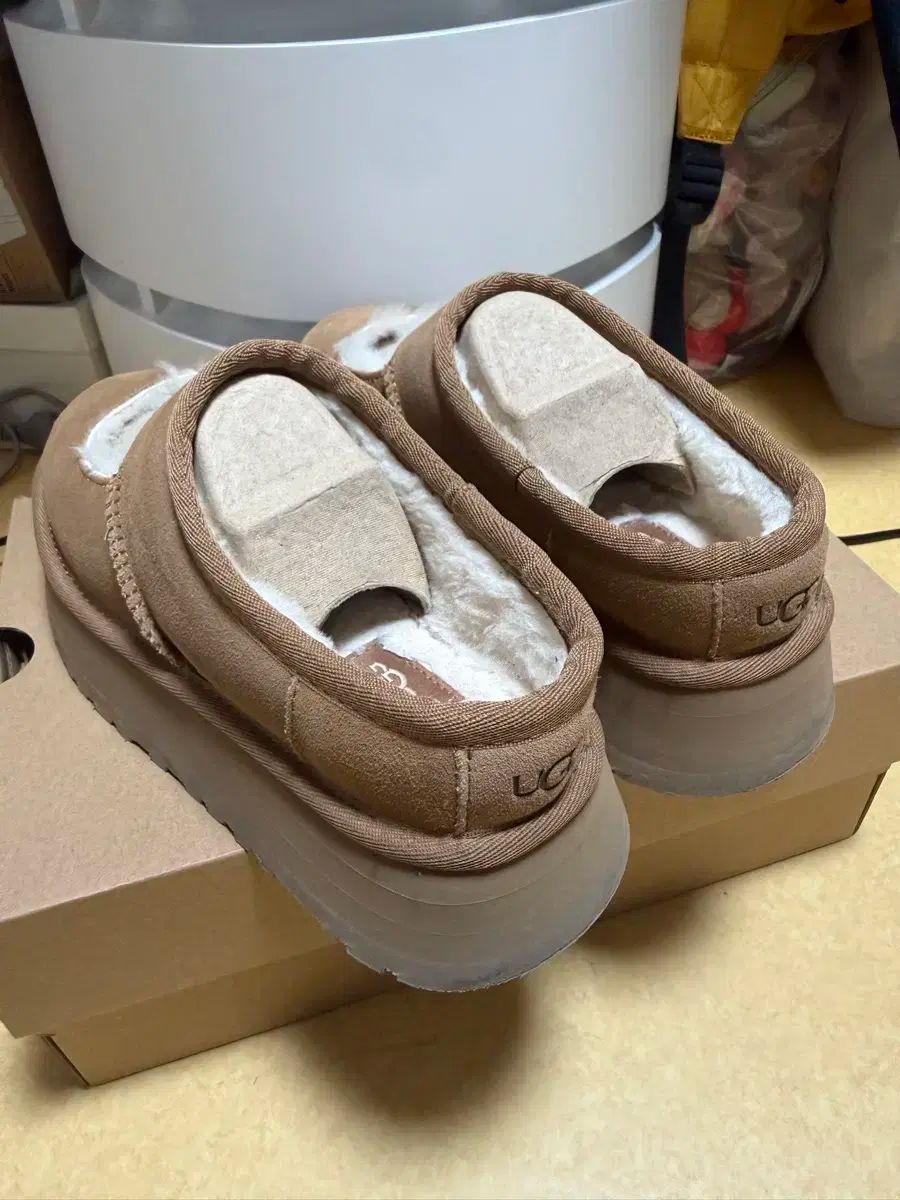 アメリカ アグ UGG メリージェーン 商品