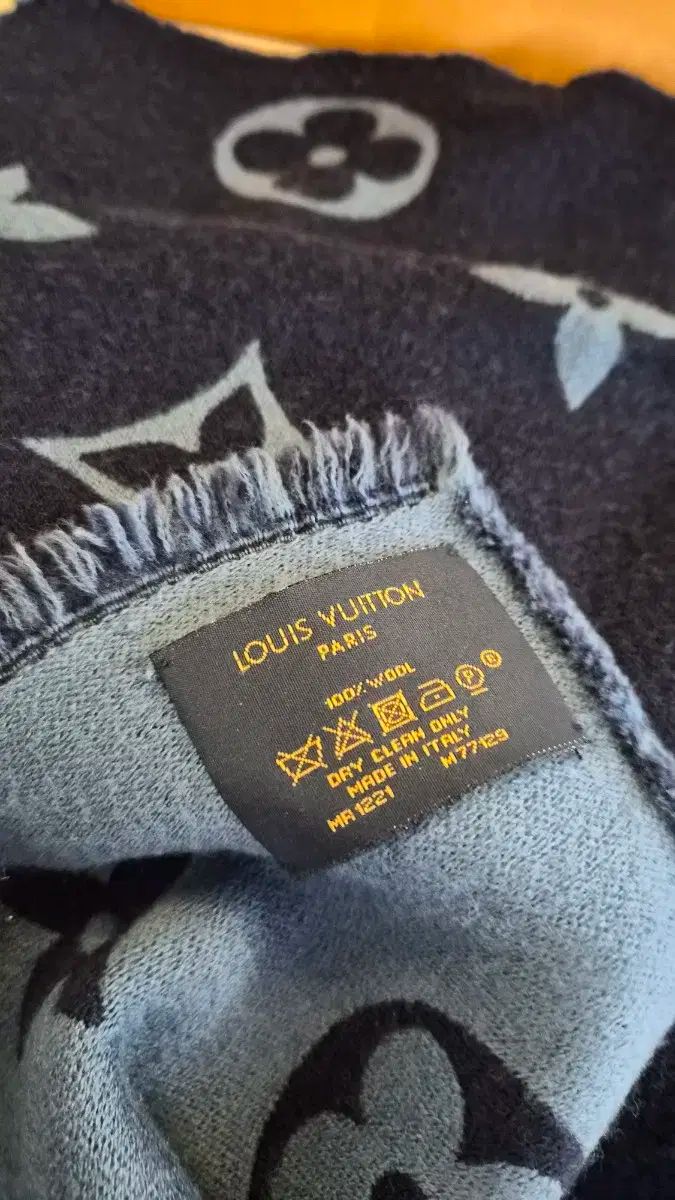 ルイヴィトン ヴィヴィアン マフラー ネックウォーマー