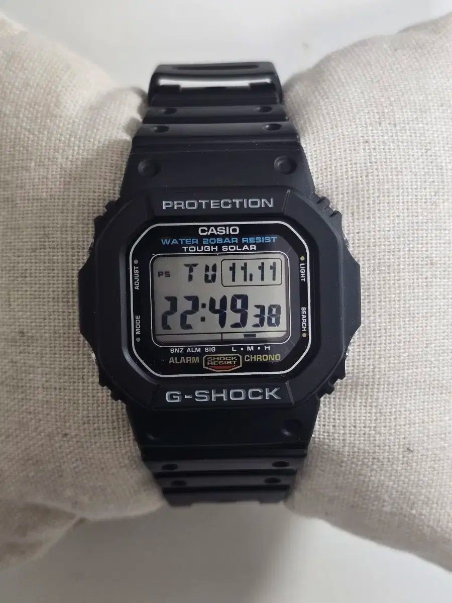 G-SHOCK G-5600UE-1DR タフ ソーラー