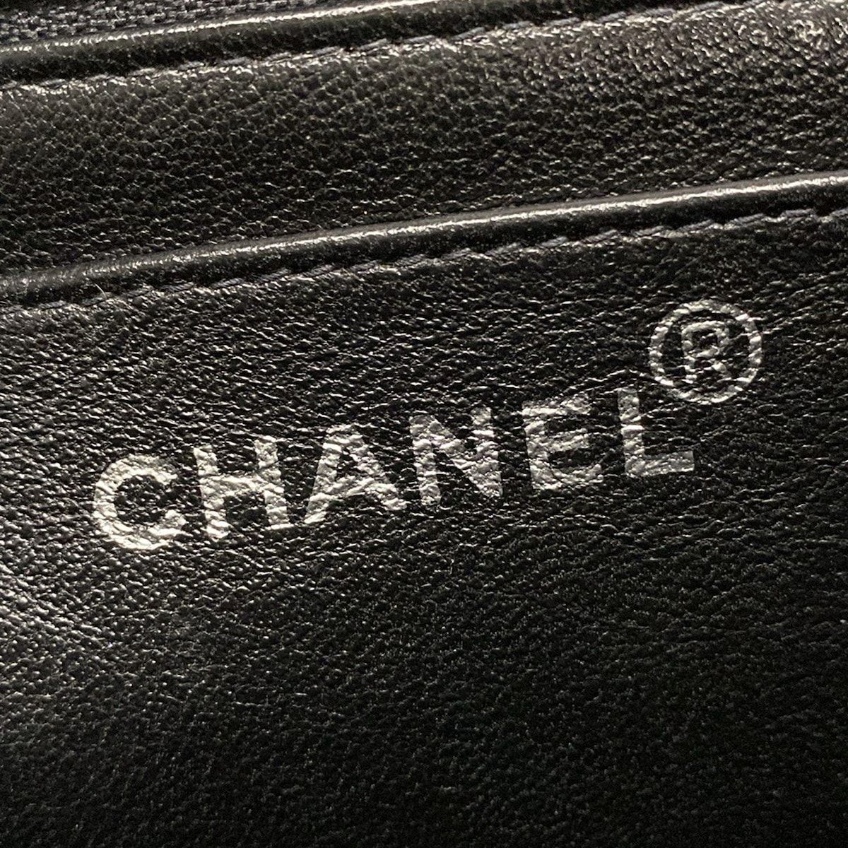 黒 フラップバッグ