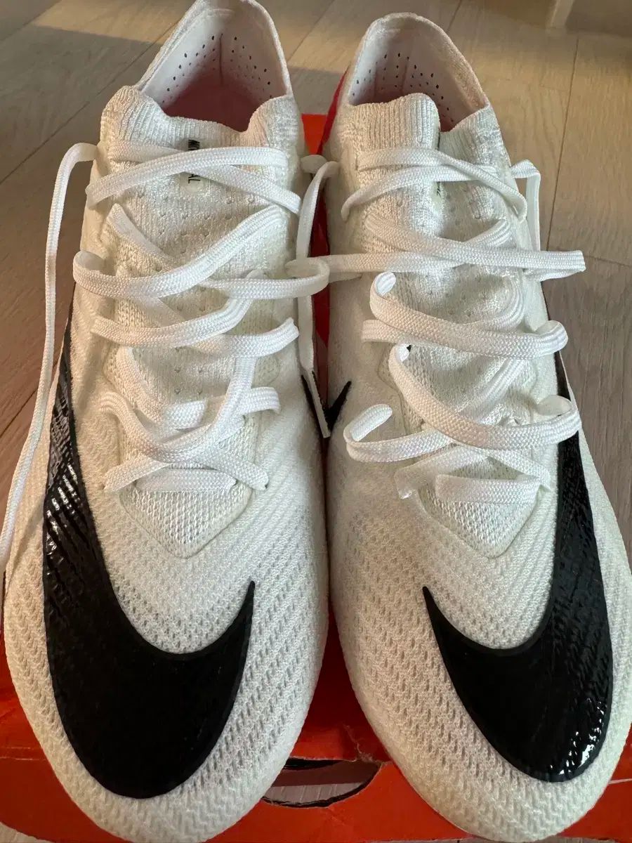 サッカーシューズ ホワイト