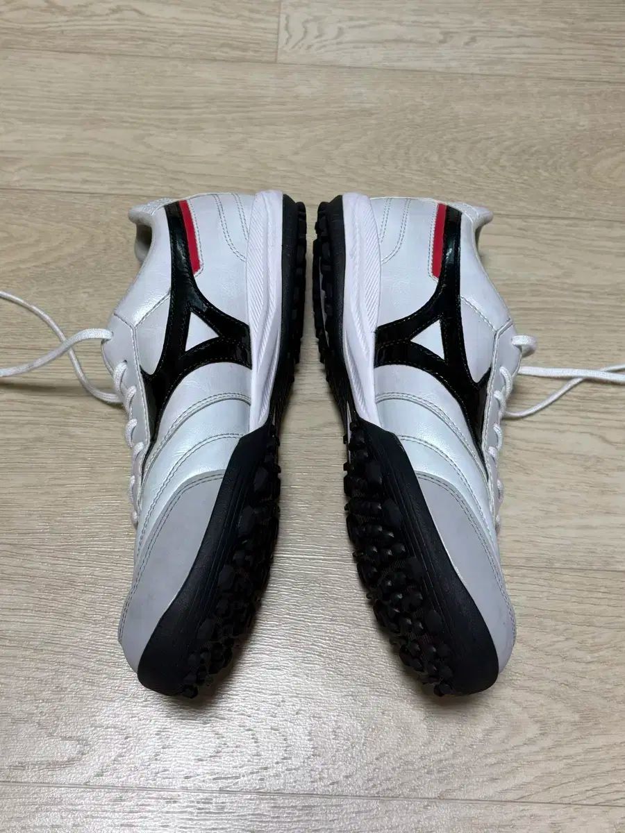 ミズノ モレリア サラ プロ tf 260