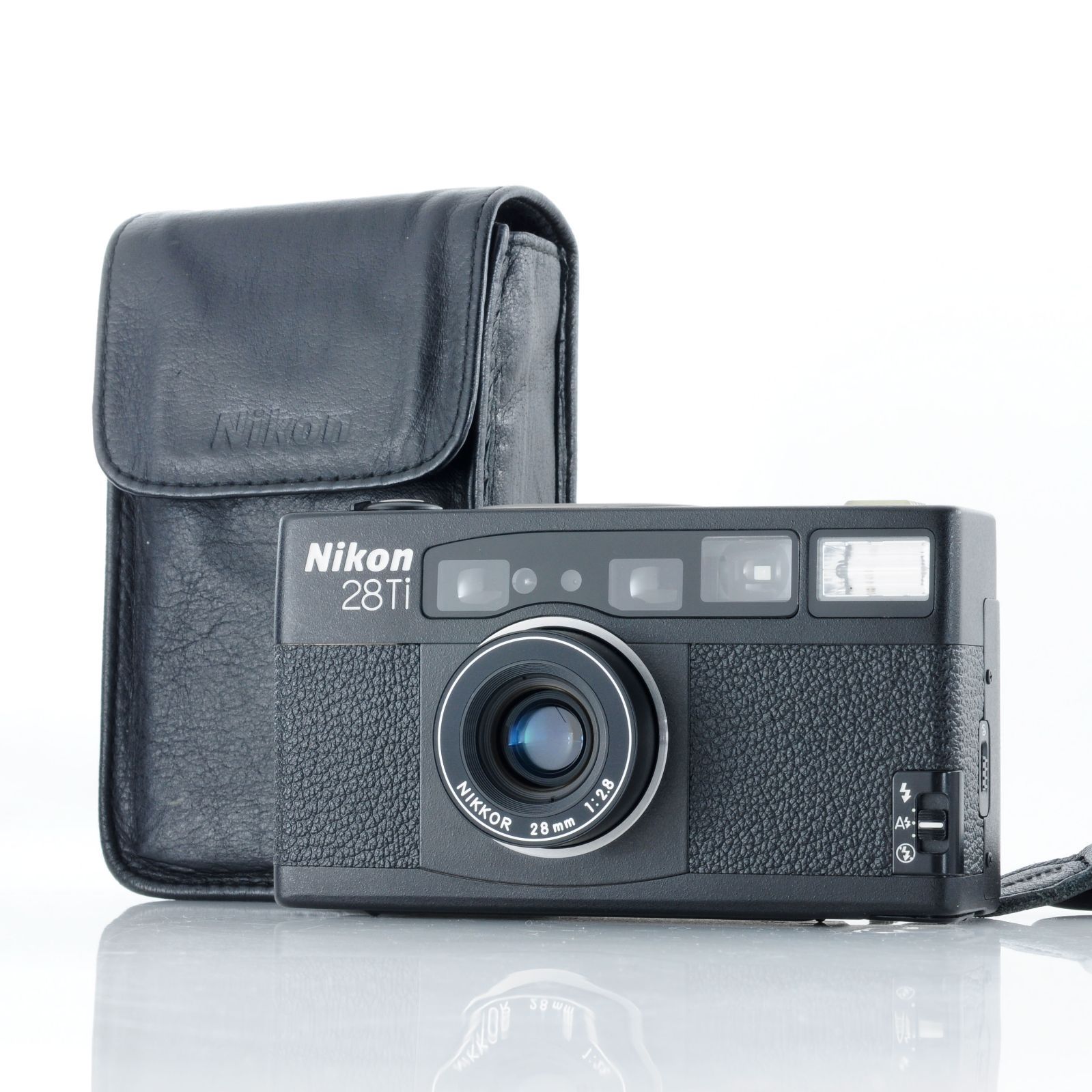 ニコン 超 Nikon 28Ti ブラック ソフトケース付 コンパクトフィルムカメラ P180