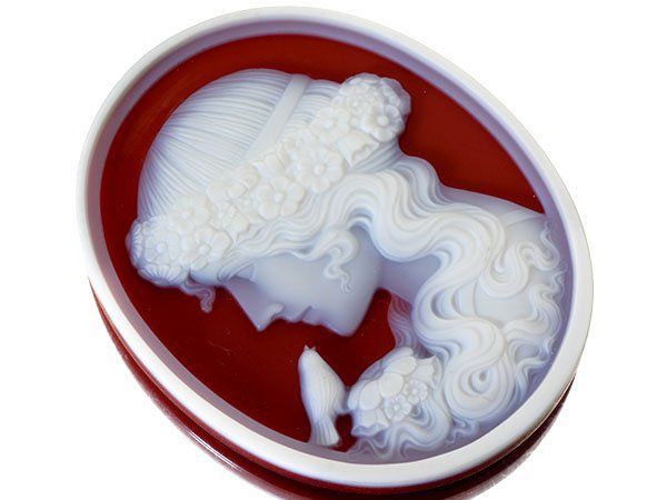 ジュエリー ゲルハルド シュミット作 美しい貴婦人と小鳥の彫刻 大判絶品レッドトーンカメオルース k 1001 m