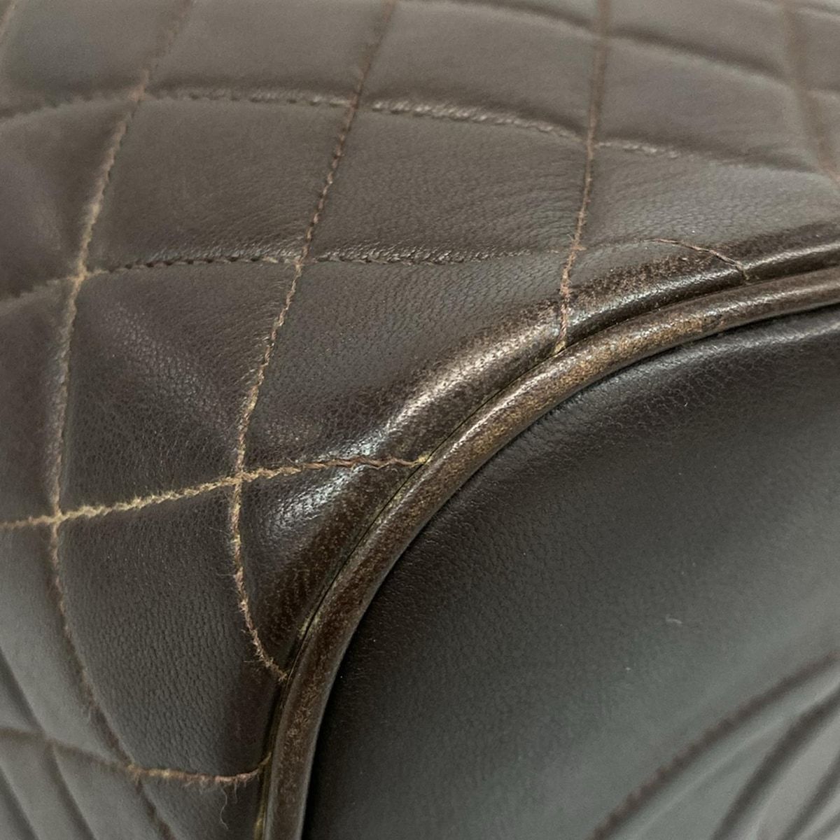 ダークブラウン