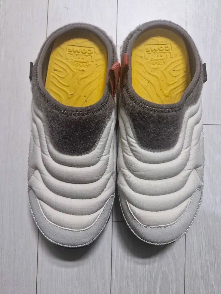 テバ Teva ダウン スリッパ 240