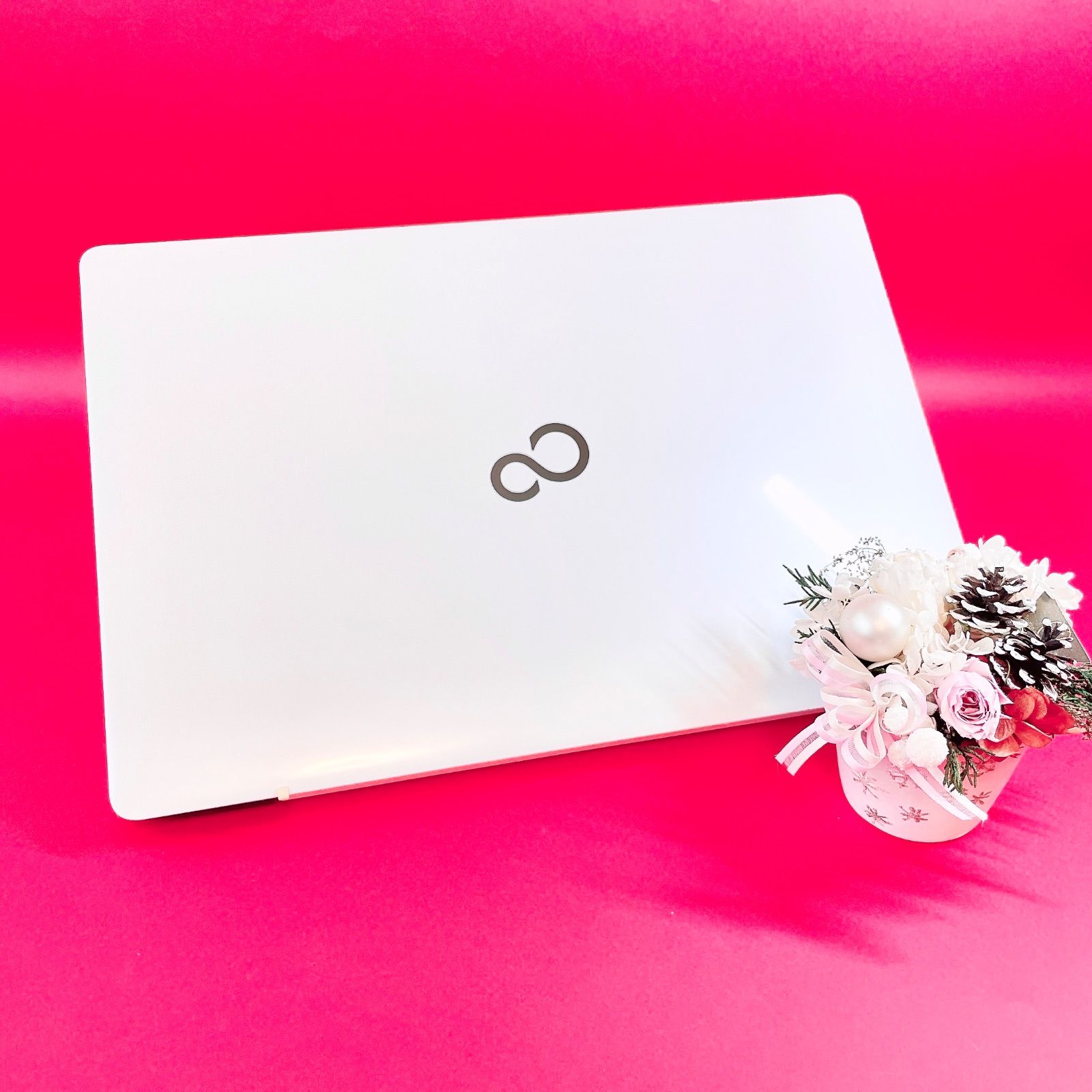 美品✨Corei7✨️可愛い白ノートパソコン✨️Windows11 快適SSD500GB