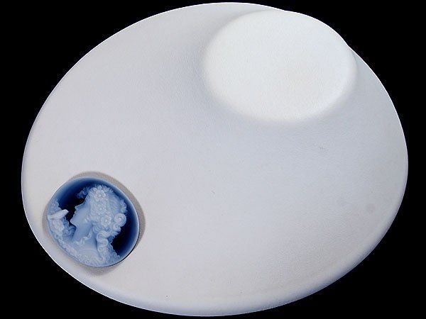 激安大特集！ ジュエリー ゲルハルド シュミット作 華やかな美女と小鳥の彫刻 絶品ブルーストーンカメオルース k1004m お買い物の参考にどうぞ。