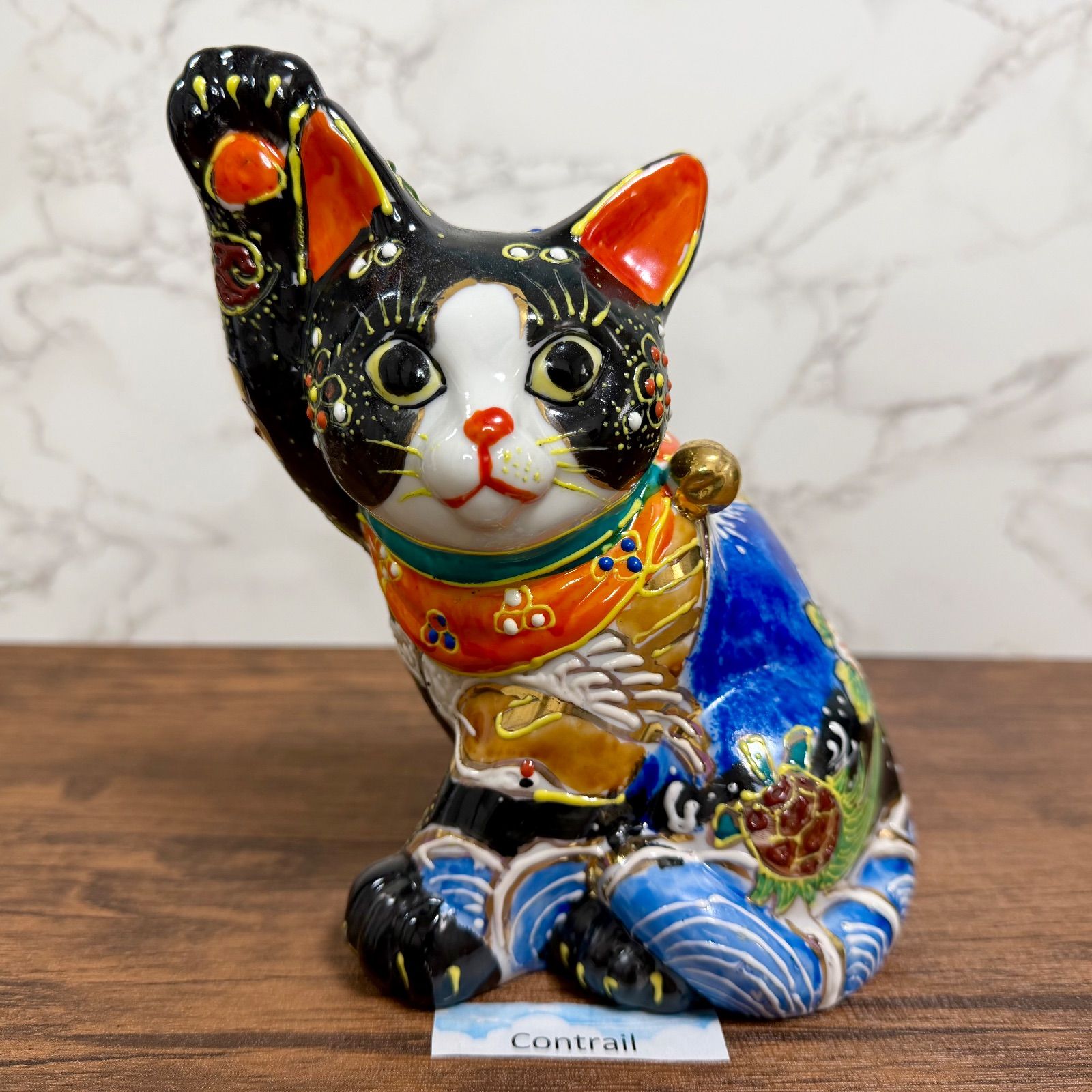 九谷焼】横座り 招き猫 黒盛 富士山 鶴亀 花と蝶 5.5号 縁起物 置物 金