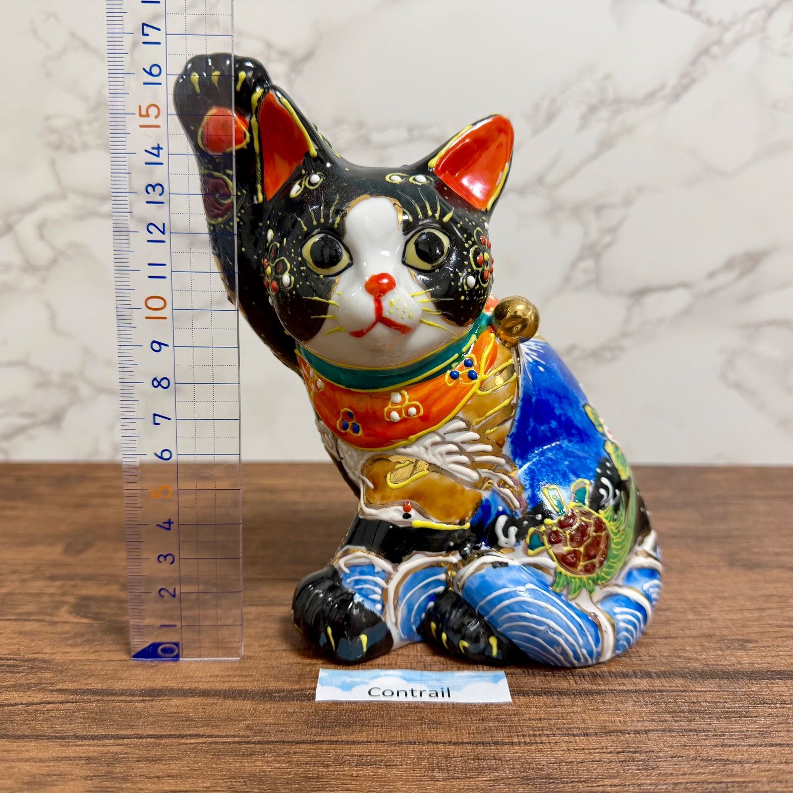 九谷焼】横座り 招き猫 黒盛 富士山 鶴亀 花と蝶 5.5号 良い 縁起物