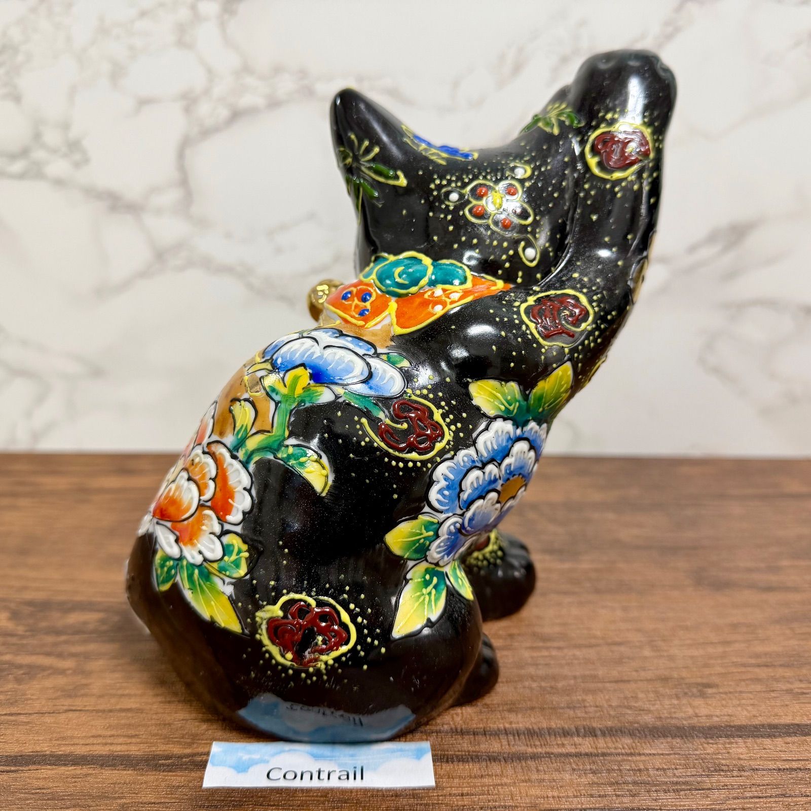 九谷焼】横座り 招き猫 黒盛 富士山 鶴亀 花と蝶 5.5号 良い 縁起物