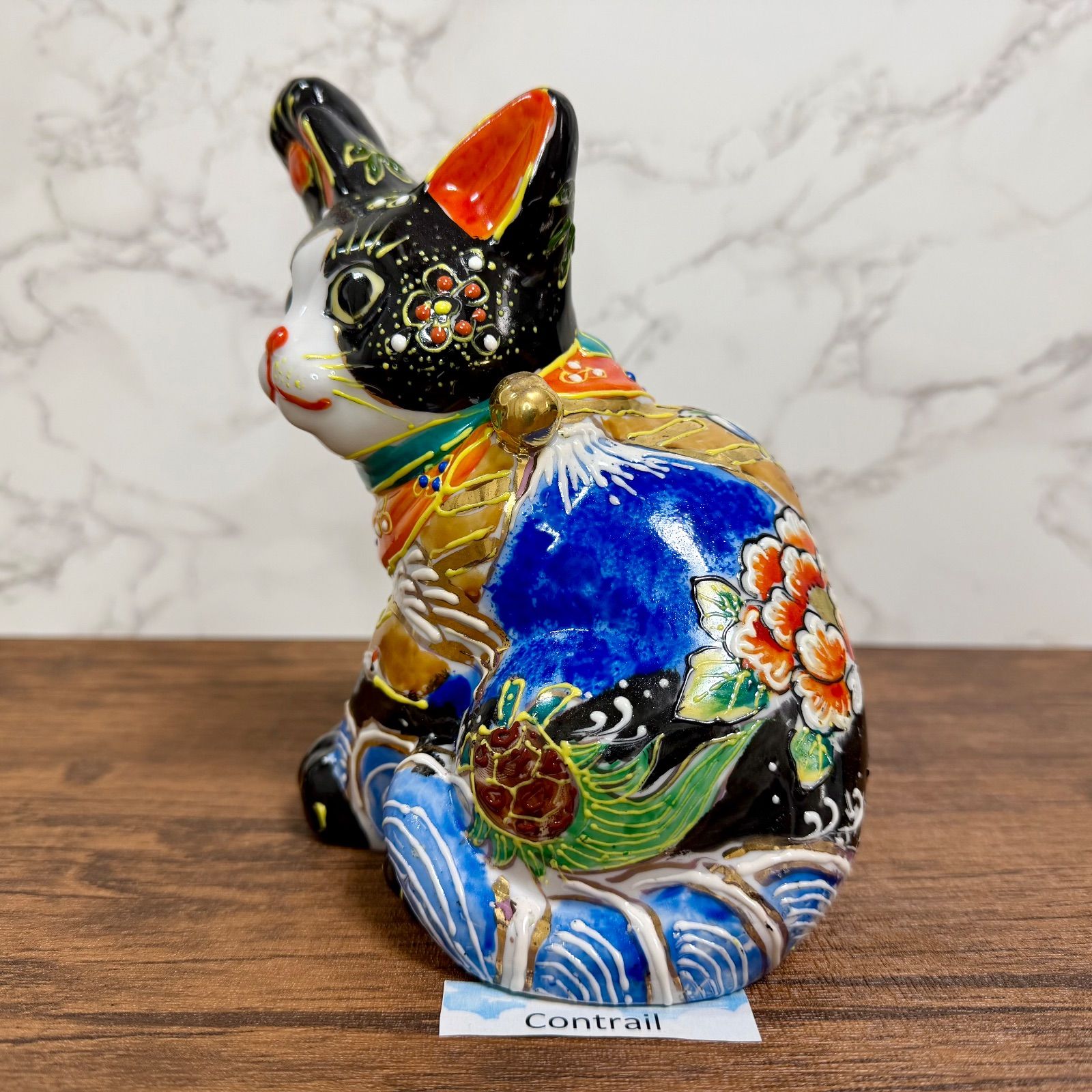 九谷焼】横座り 招き猫 黒盛 富士山 鶴亀 花と蝶 5.5号 良い 縁起物