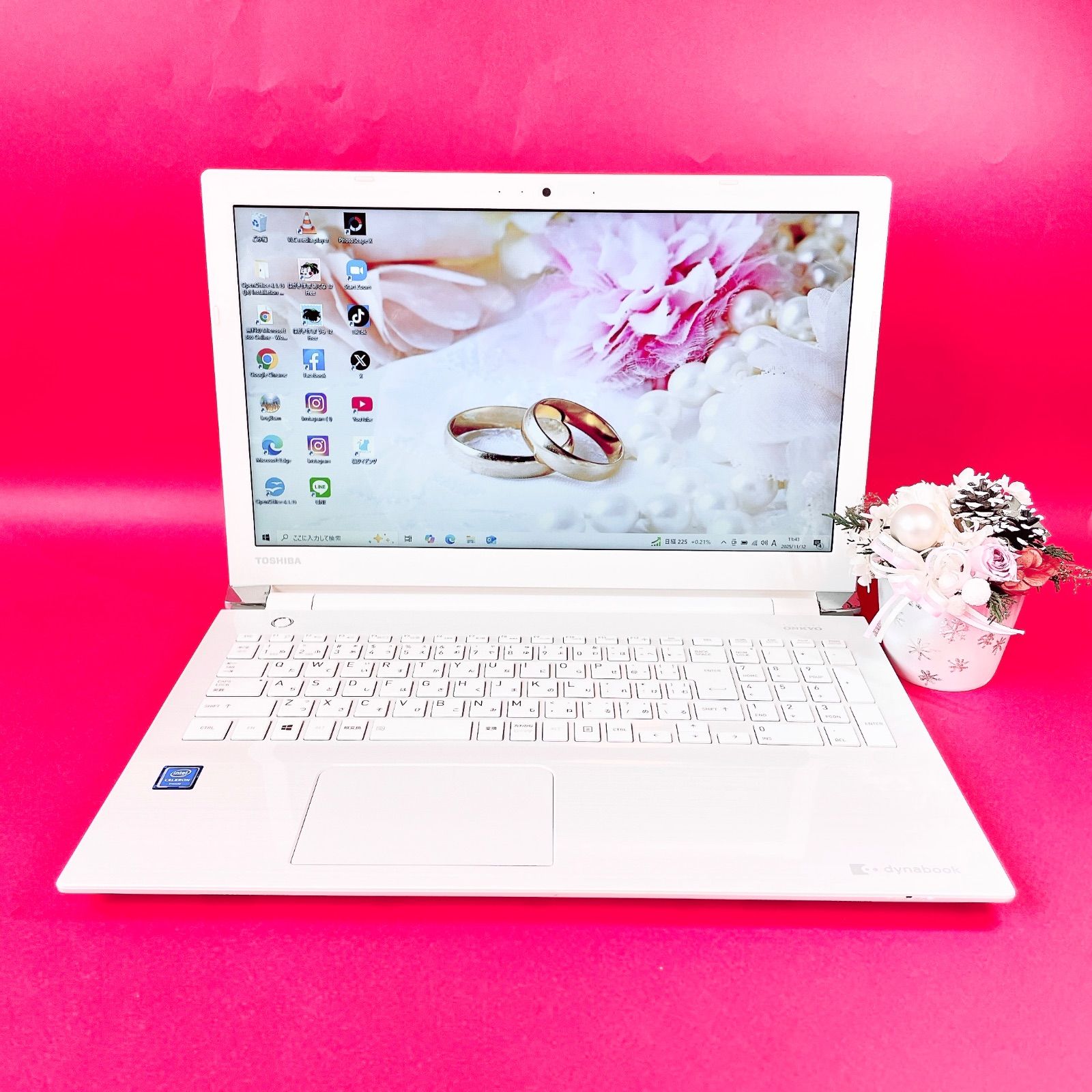 美品✨動作良好❣️薄型ノートパソコン✨️快適SSD256GB カメラ