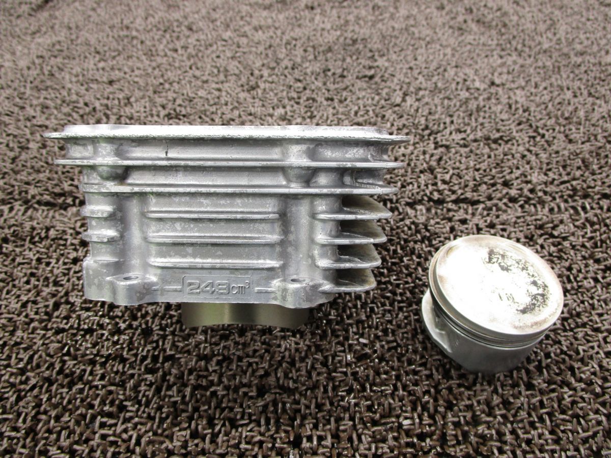 XR 250 シリンダー ピストン A 7916 MD 30 ホンダ 17 E キャブ車