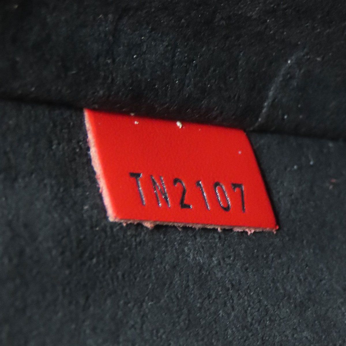 最新アイテム。 LOUIS VUITTON ルイヴィトン M67722 ポシェットジュールGM シュプリームコラボ クラッチバッグ エピ レディース 存在感抜群！