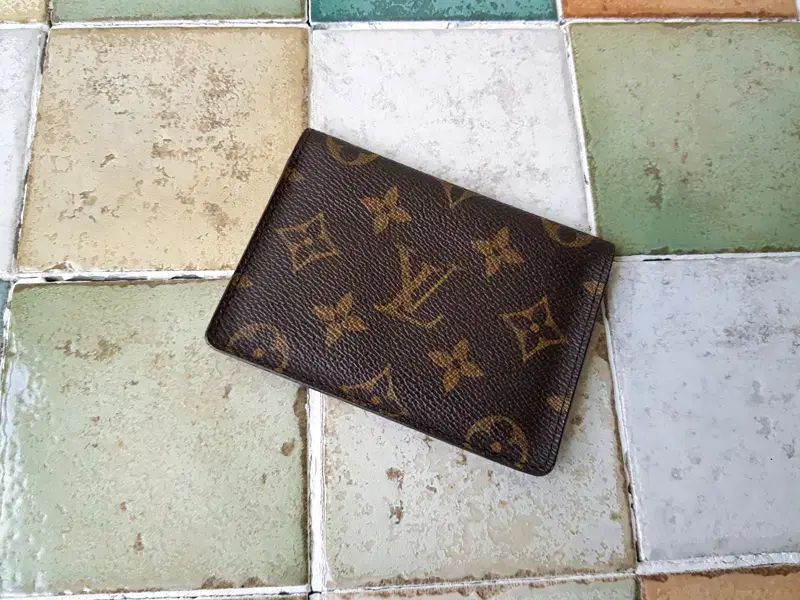 ルイヴィトン モノグラム パスケース カードウォレット 名刺入れ