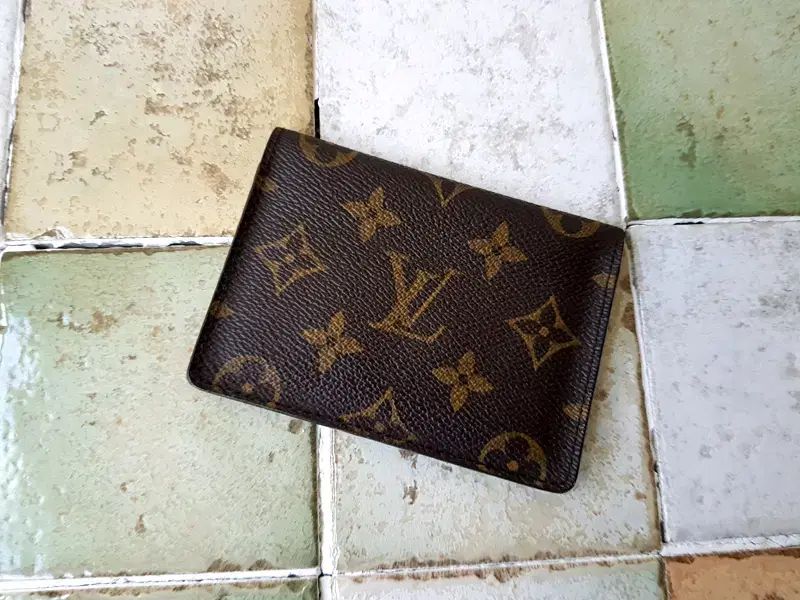 ルイヴィトン モノグラム パスケース カードウォレット 名刺入れ