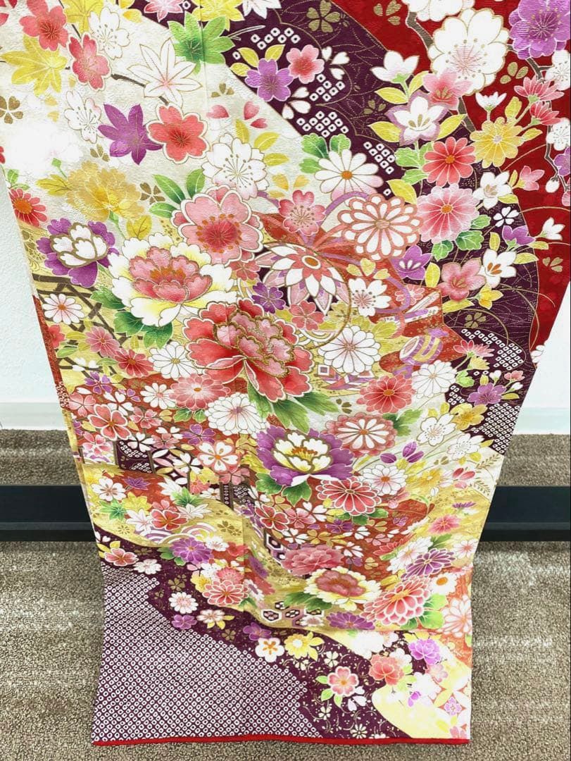 振袖 豪華 刺繍 金駒 金彩 紋意匠 牡丹 桜 身丈163cm 牡丹と蝶々模様