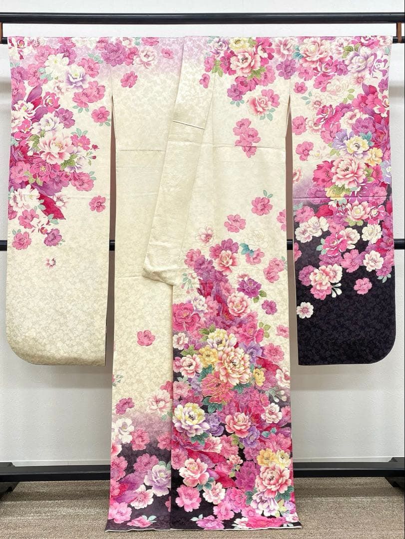 振袖 銀通し 金駒 金彩 紋意匠 牡丹 身丈166cm 撥水加工済 MO3170