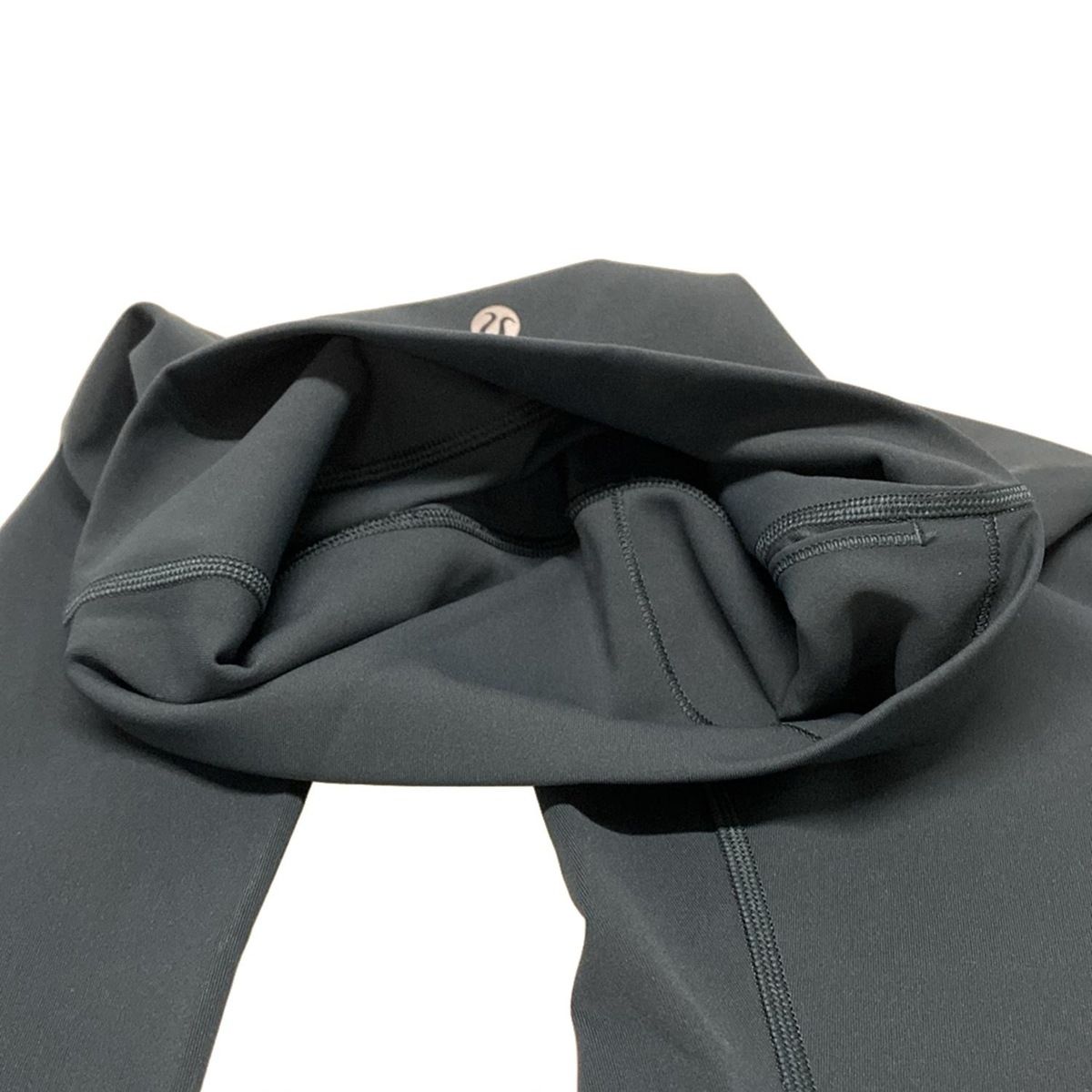 - ダークグリーン