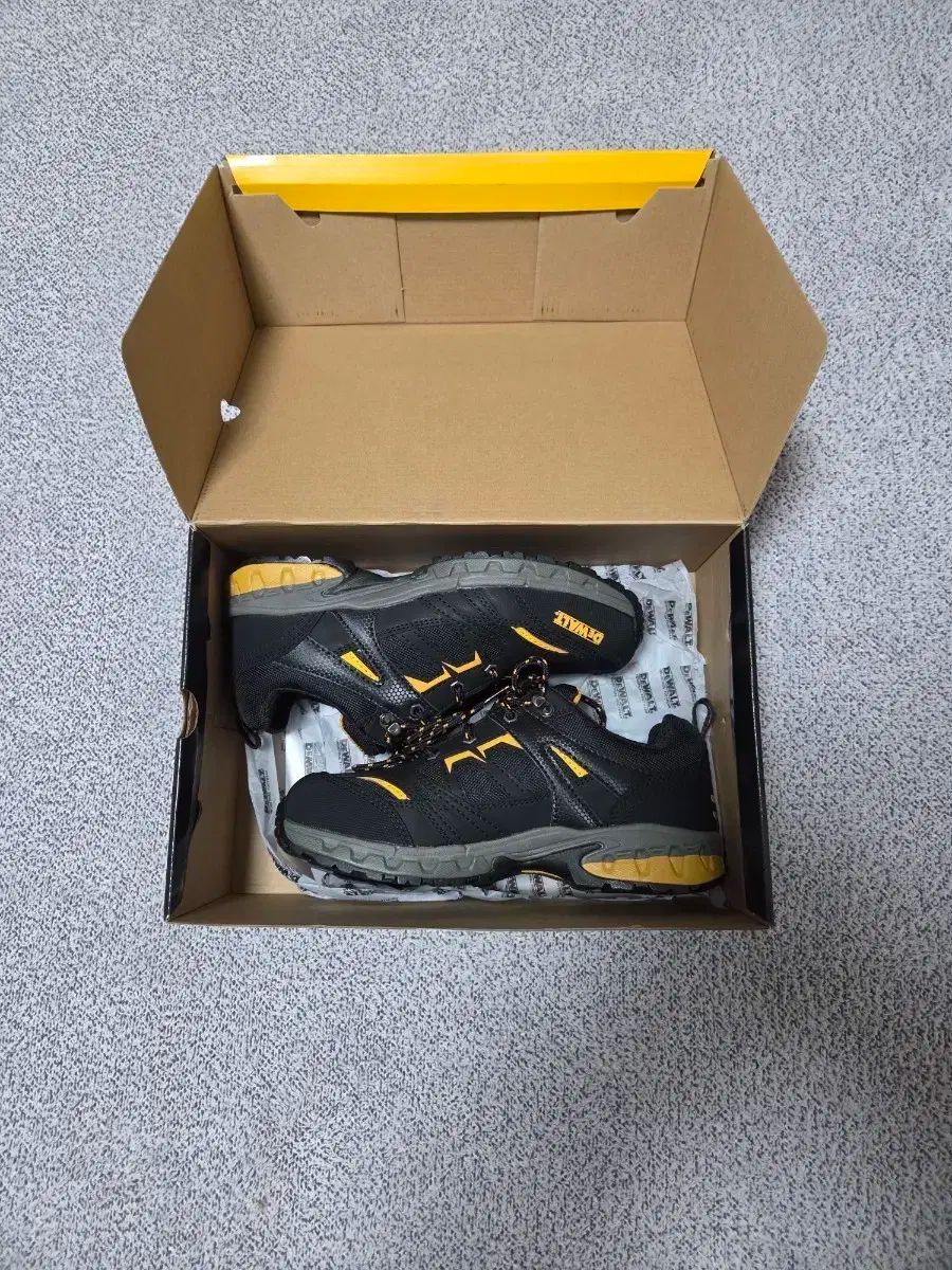 DEWALT 安全靴 4インチ 270サイズ