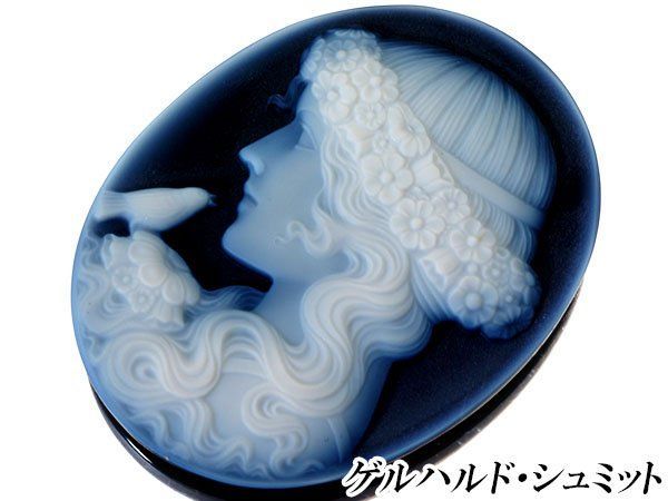ジュエリー ゲルハルド シュミット作 小鳥と遊ぶ華やかな貴婦人の彫刻 絶品ブルーストーンカメオルース k1028m