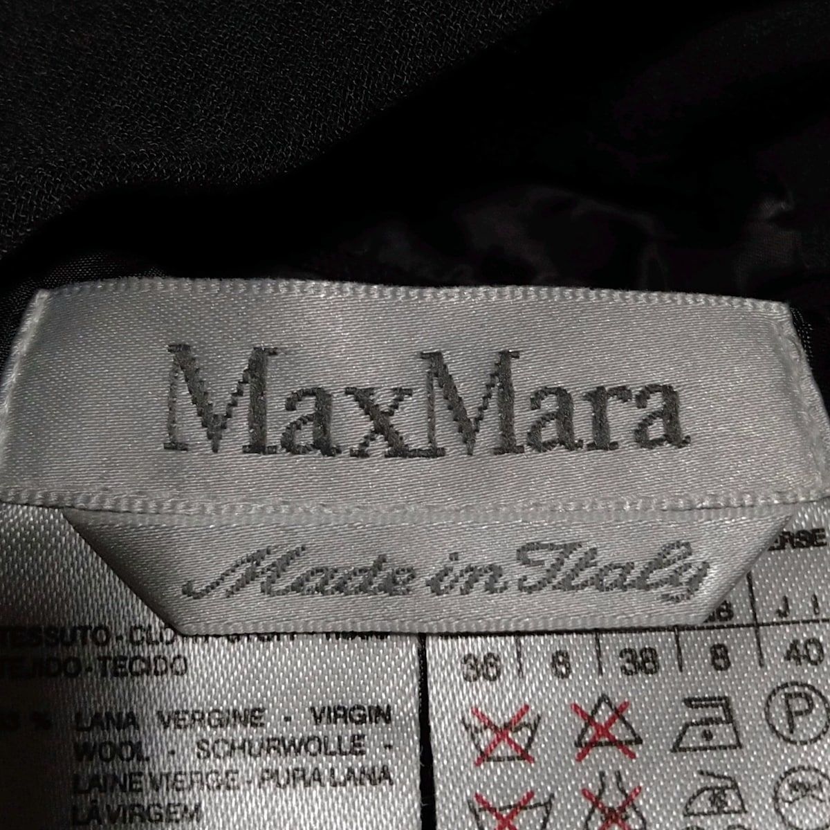 ダークグレー ハイネック