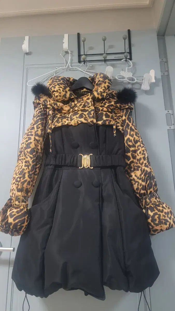 ダウンジャケット