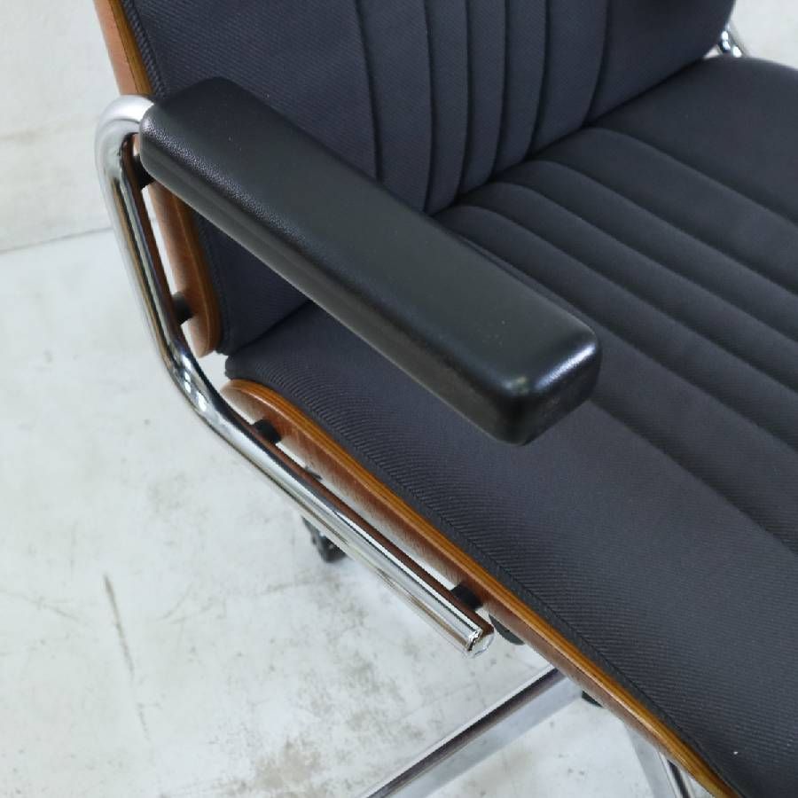  giroflex ジロフレックス83 BRASA ブラサ エグゼクティブチェア 昇降･ロッキング チーク プライウッド 布張り グレー 300h07 高さ調整 オフィスチェア ワークチェア 椅子 チェア