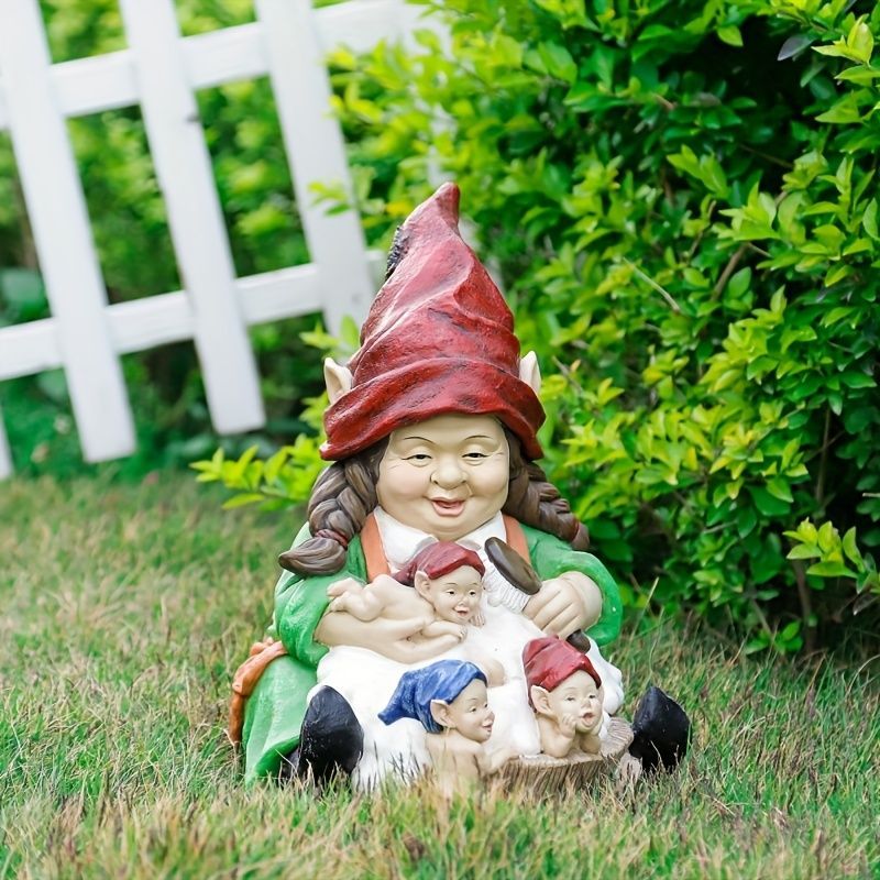 置物 オブジェ ガーデンオーナメント 子供をお風呂に入れている小人のお母さん 屋外 屋内 室内 インテリア 玄関 リビング ダイニング 装飾 庭 ガーデニング ガーデン ギフト インテリア用品 贈り物 雑貨 樹脂 ユニーク 個性的