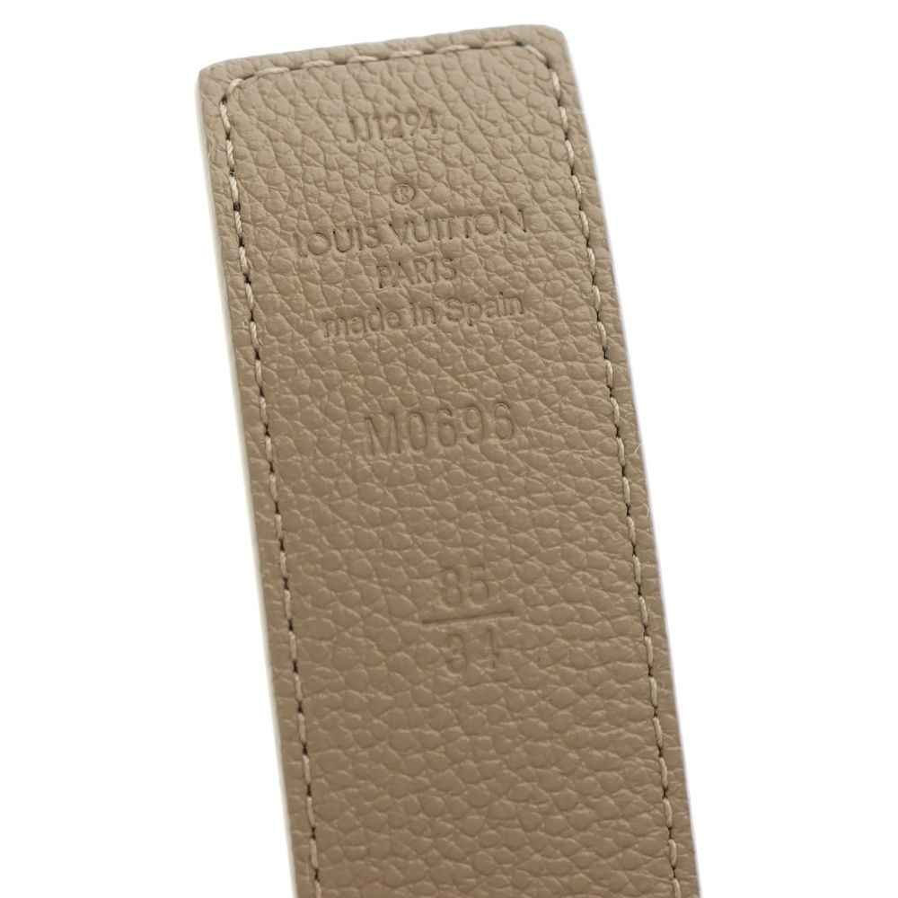 ベージュ ブラウン