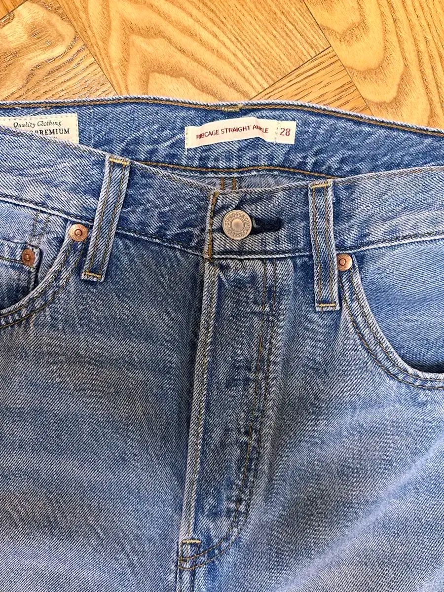 リーバイス レディース ストレート ジーン