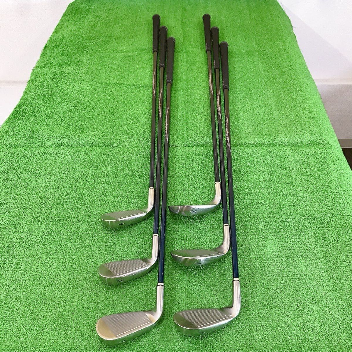 ツ04☆希少RED☆ゼクシオ 6本レディースアイアンセット XXIOMP400L