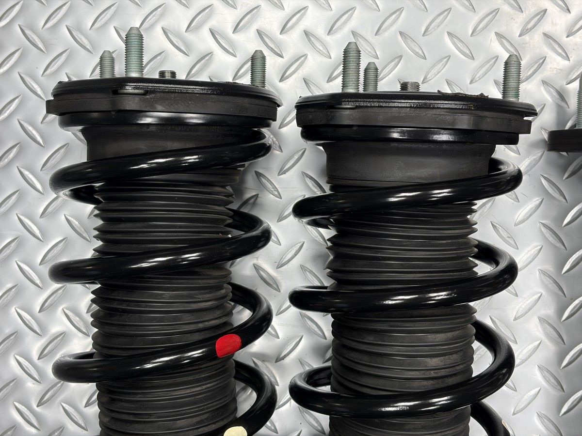 220系 クラウン サスキット 品番48510 30 E 70 48520 30870 48530 F 90 48540 30190 ショックアブソーバー AZSH 20