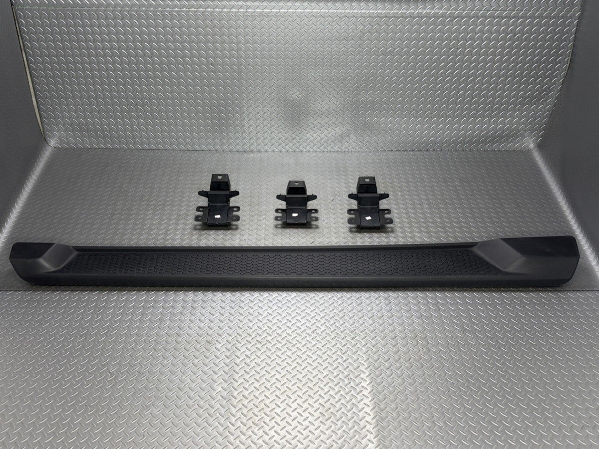 割れナシ Jeep JL ラングラー サイドステップ右 ステー付き 素地 黒 ブラック 品番 Wrangler ジープ